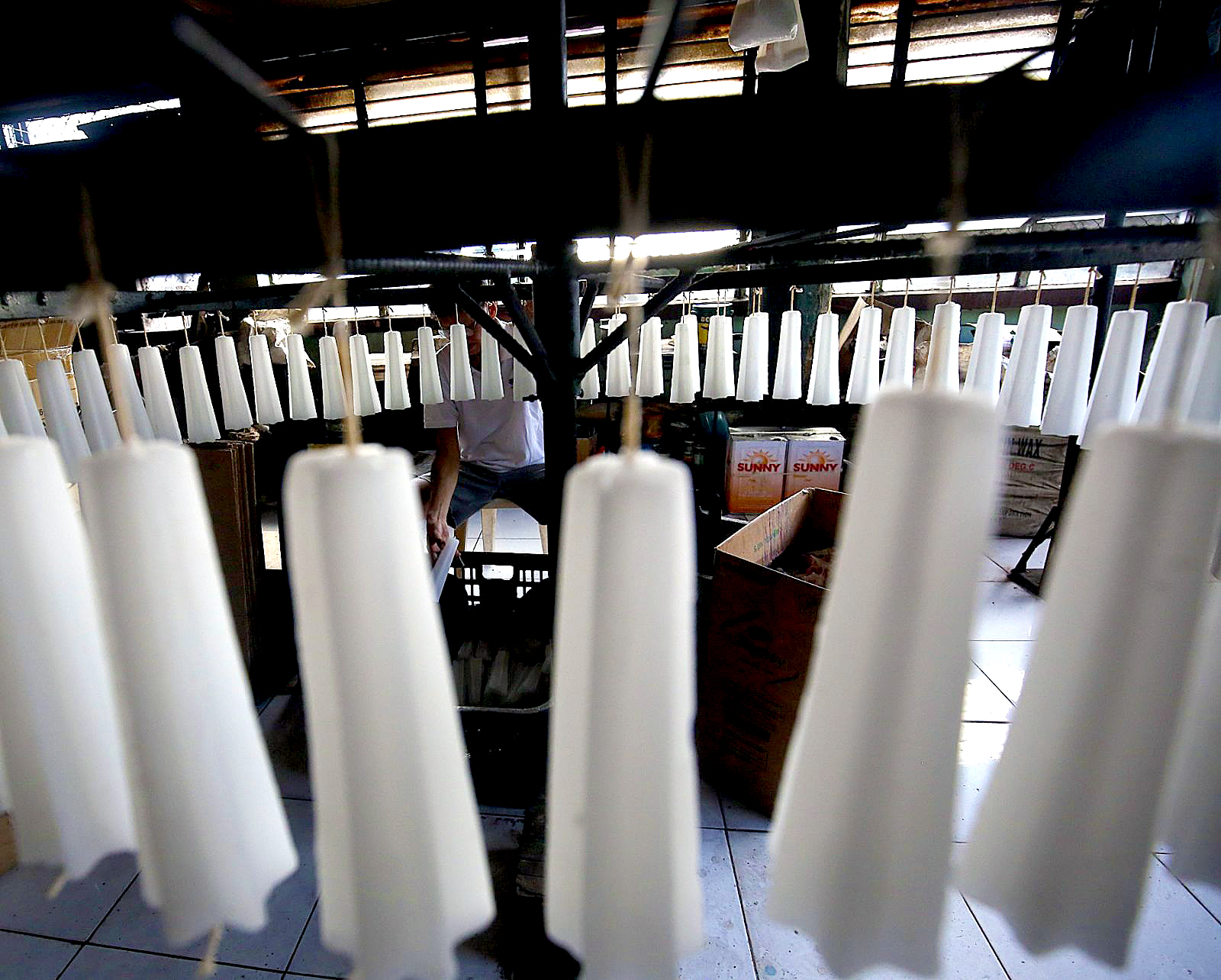 CANDLE FACTORY IN CALOOCAN by JBondoc, Photos