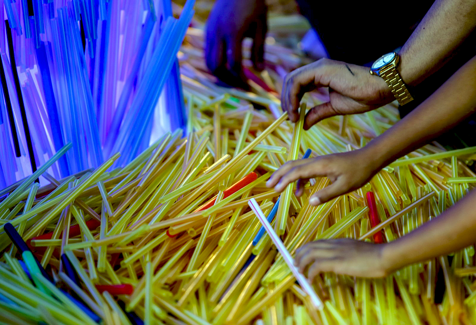 Plastic straws by JBondoc